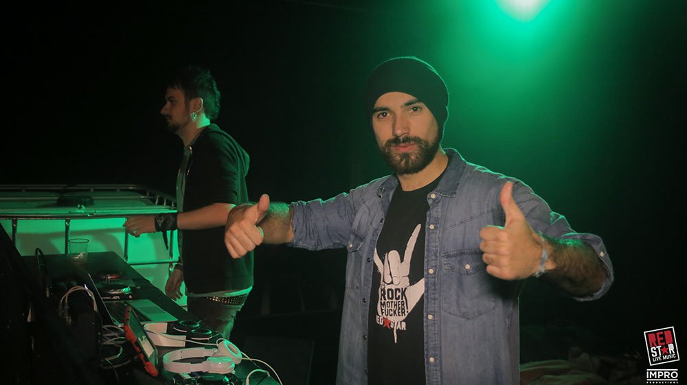 salaredstar's tweet photo. La festassa de la Birra que ens vam muntar amb @jefrocking i #DjSetilla...! Totes les fotos a Facebook! https://t.co/Qj2eiHtPQc