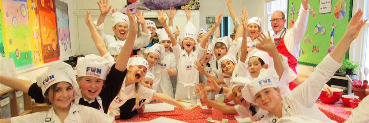 Our_Exeter's tweet photo. #featuredaccount @FunKitchenDevon Multi-award winning, cookery school. Making cooking fun, engaging and educational https://t.co/Ni963I9TL2 https://t.co/beeJFcGac5