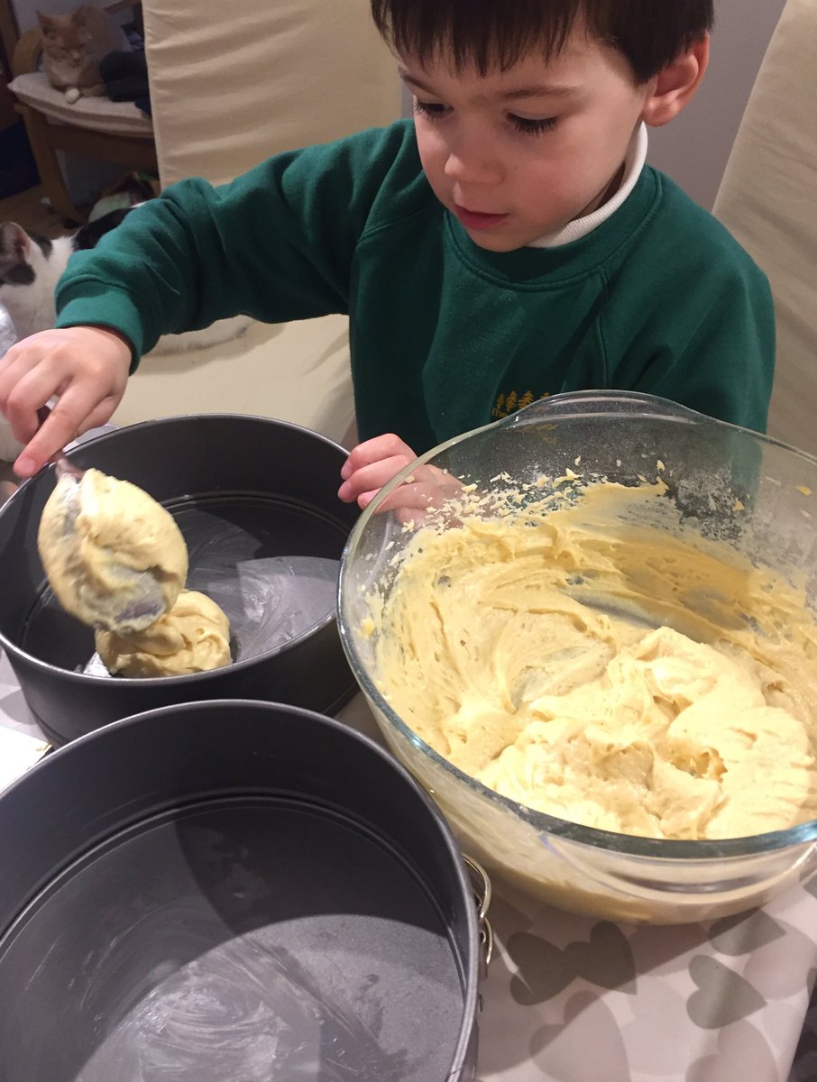 lisapierce0384's tweet photo. @thepinesprimary Jack making his cake for the school #bakeoff tomorrow https://t.co/oBdGpaTEo1