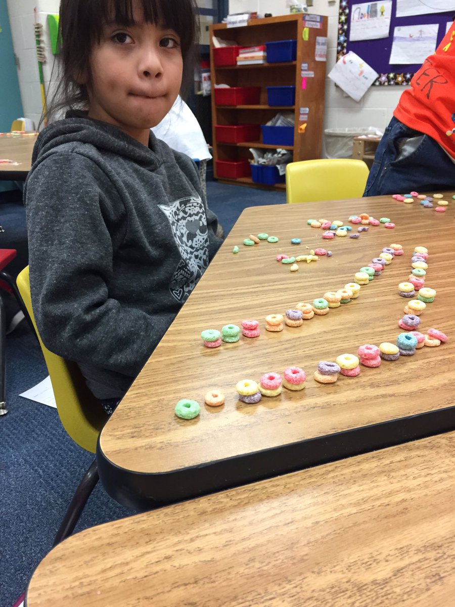 MrsMartinezK3's tweet photo. Making patterns of 10's, 5's, and 2's with cereal all the way to 100. #100thdayofschool #rannlearns https://t.co/H8FNyhFVuT