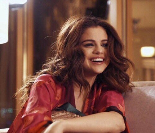 selmilasheaven's tweet photo. You can believe that Selena has created the beauty 💐 https://t.co/ei5LQpANy1