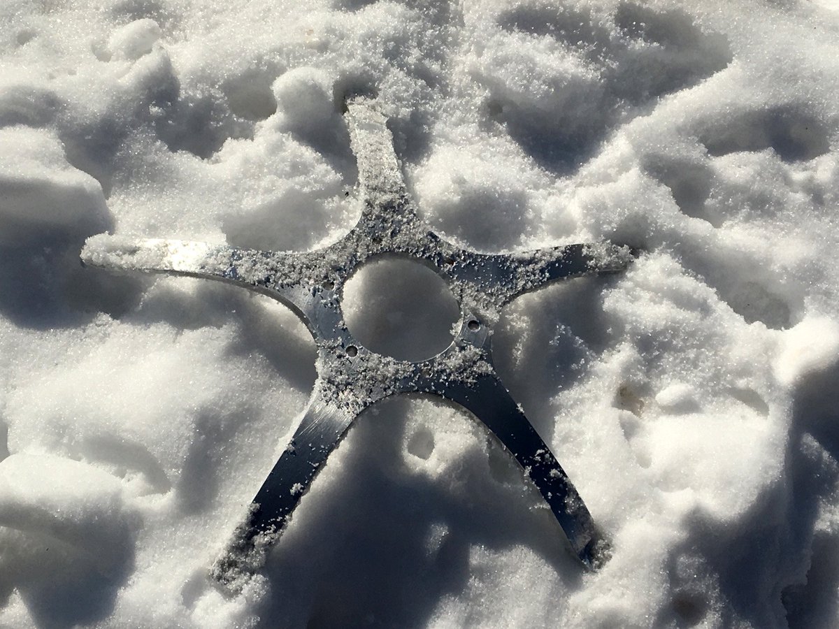 TUfast_eco's tweet photo. Our stars for the rims arrived and they look even better sparkling in the snow! #StarsFor #TUfastEco #neverendingdrive #SEM017 https://t.co/JIzukI4lx8