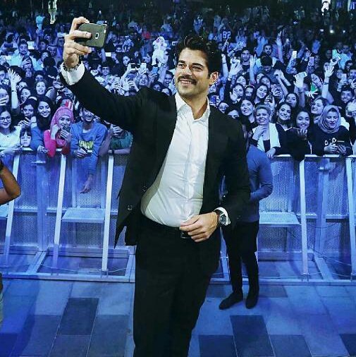 burakozcivit_t's tweet photo. @burakozcivit
#buraközçivit #CİTYWALKDubai #Dubai
#hareemalsultan #balibey https://t.co/tpEVjkkEgf