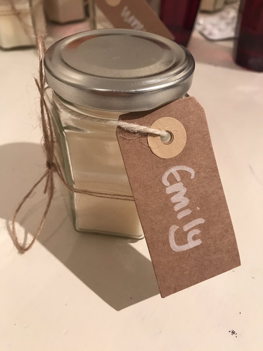 AkrillGifts's tweet photo. If you would like a name label, then I am happy to add this onto your gift (as shown in the image). Simply leave a comment on your order! 🎁 https://t.co/Nz8emNTRsa