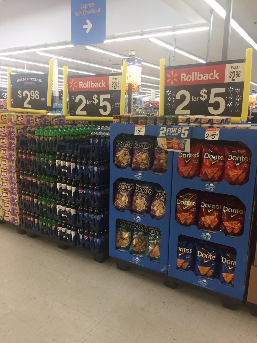 JennNChips's tweet photo. Walmart York 1529 is READY for some FOOTBALL.... thanks to Daryl Geoff from the Central PA Zone!!!!#FLMAT_SuperBowl51 https://t.co/3hsrxkgjja