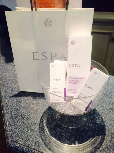 devonshirespa's tweet photo. We have some Christmas 2016 gift sets available with 25% off!  😍✨ https://t.co/2pjEXo6Qzk  #discount #beauty #beauty https://t.co/lFn3ZStgXl
