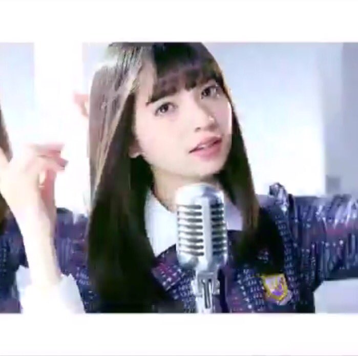 Nogiiiiiiii Sur Twitter この飛鳥 ぼーっと見ると奈々未に似てる いや 飛鳥だろと言われれば そーなんだけど 前髪から鼻辺り 乃木坂46 齋藤飛鳥 橋本奈々未