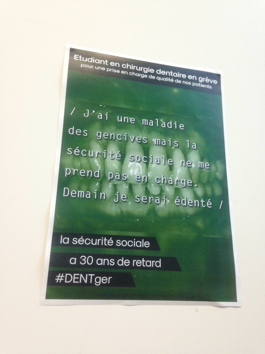 DentaireGreve's tweet photo. Clinique envahie d'affiches pour la #grève #DENTger #clermont @MarisolTouraine @UNECD #santé #dentaire @francebleu @F3Auvergne https://t.co/pQD1KV5Hpo