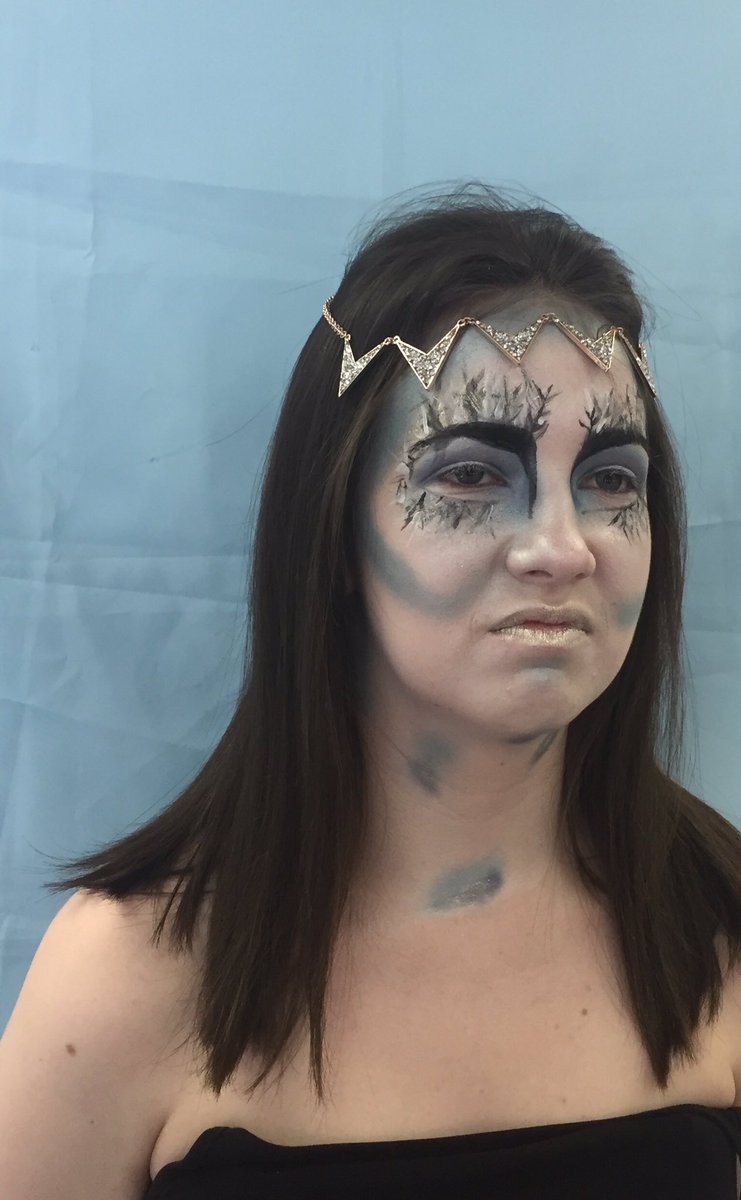 LynetteCMUA's tweet photo. Fantasy in college such a great laugh creating this look @LindaEnnis4 https://t.co/pK9TBBdthC