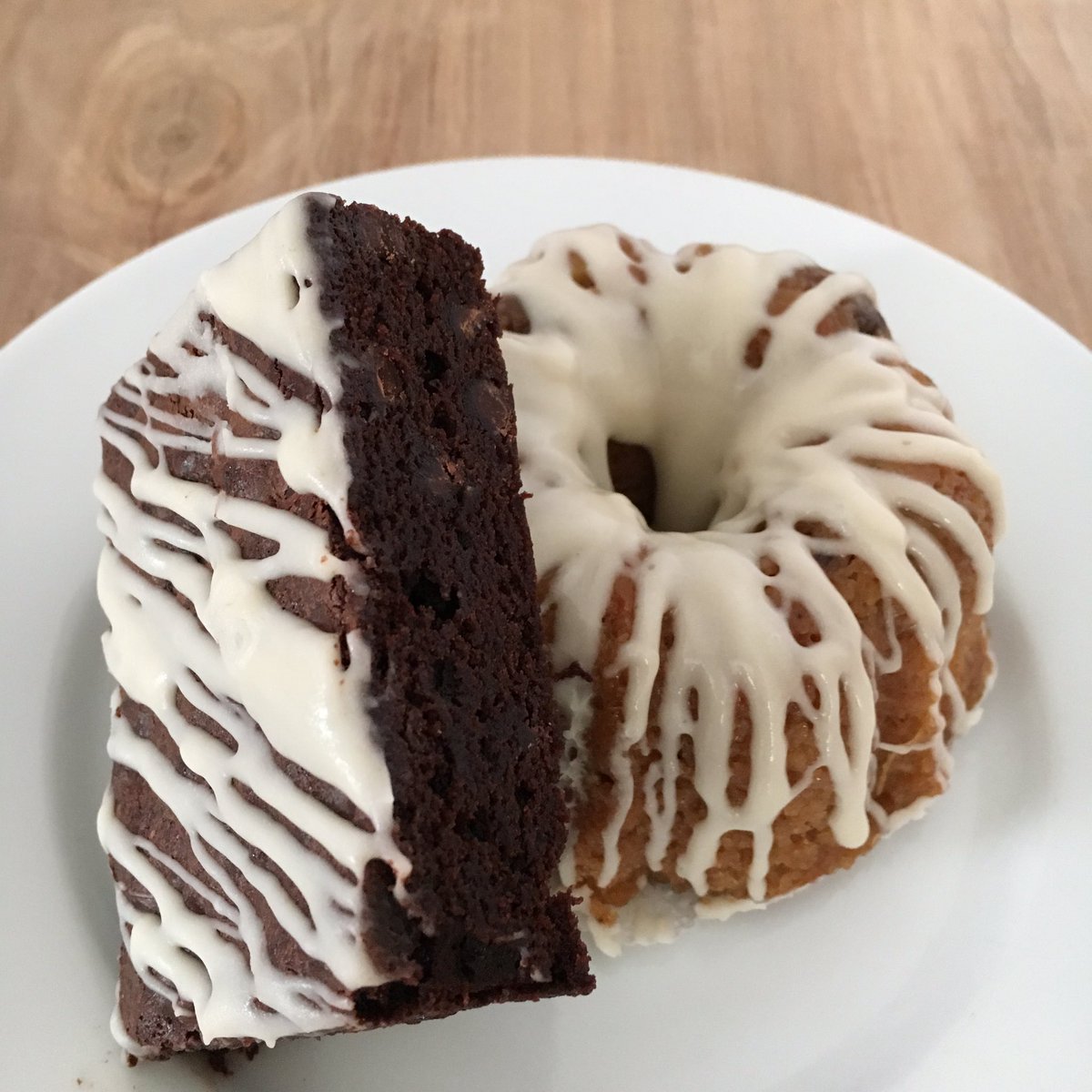 We have #glutenfree options! Our #GF #brownie &amp; GF #carrotcake both come drizzled w/a GF version of our signature cream cheese frosting.