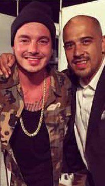 jhonly27's tweet photo. #TBT el #Empresario #DomingoRamos aka #DMingo junto a #JBalvin @DmingoMusica @JBALVIN #Musica #Conciertos https://t.co/hOhXA2aDg7