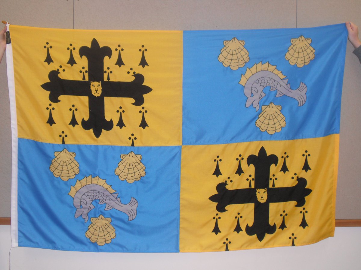 newtonflags's tweet photo. #Heraldic #Heraldry #CoatofArms #family #flags #pennants #guidons #banners #MadeinBritain 01754 768401. SUPERIOR Quality, fully sewn https://t.co/suFeE1LdvY