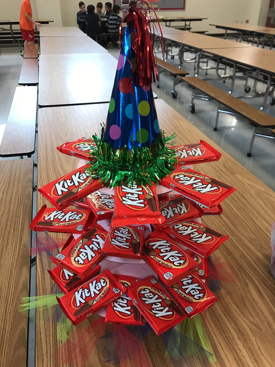 Brinker5th's tweet photo. What a clever idea! Happy 1/2 birthday Mrs. Gigliotti! https://t.co/2nTsMEsDvN