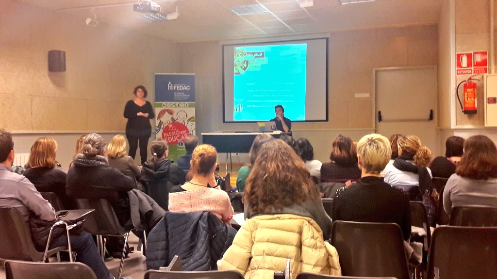 FEDACSantAndreu's tweet photo. Comencem la reunió del Servei de migdia amb famílies #somelquemengem #famíliaescola #escolarest https://t.co/kv1k2lRySW