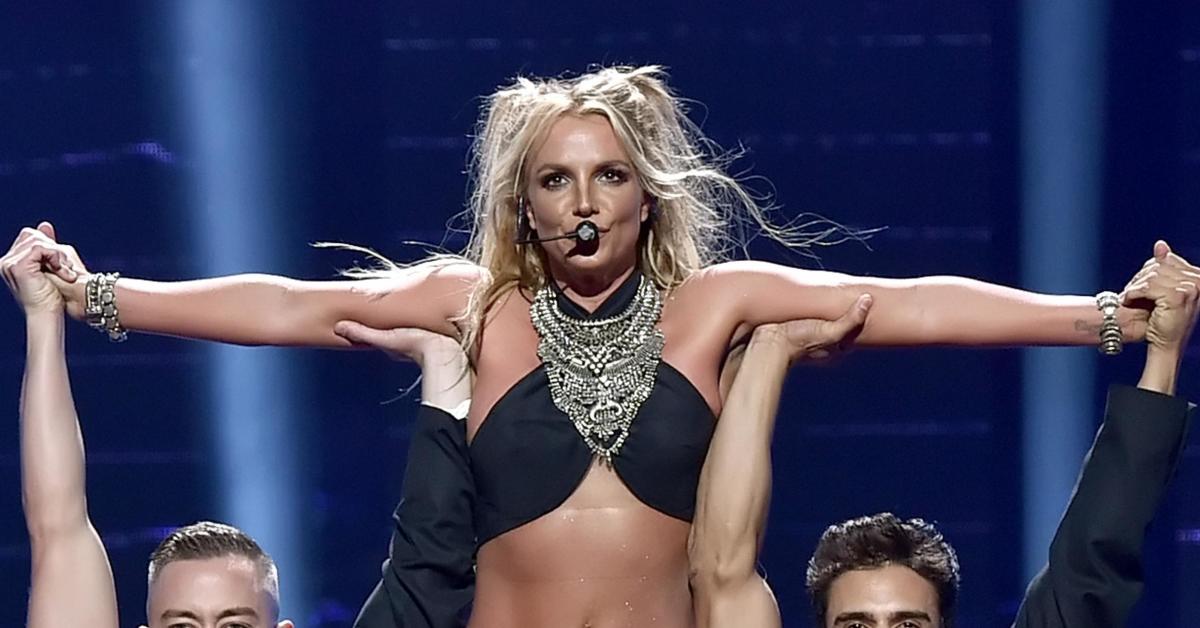 instacutecanada's tweet photo. Watch Britney Spears Have a Revealing Wardrobe Malfunction… https://t.co/Hwb87zi0Dh #Women #Las_Vegas #Britney_Spears #singers #Maxim_Video https://t.co/xexpOHvZh4