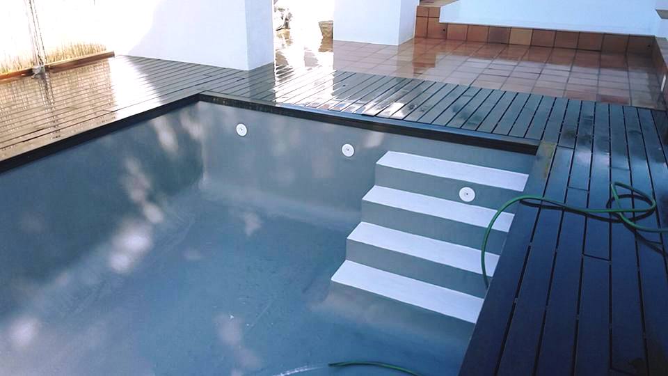 diazpools's tweet photo. Reformada piscina que tenía problemas en el vaso ya que se encontraba fisurado, también se le realizo una instalación de liner como solución https://t.co/VIpXrPV0jz