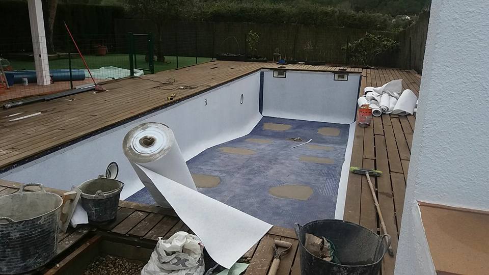 diazpools's tweet photo. Reformada piscina que tenía problemas en el vaso ya que se encontraba fisurado, también se le realizo una instalación de liner como solución https://t.co/VIpXrPV0jz