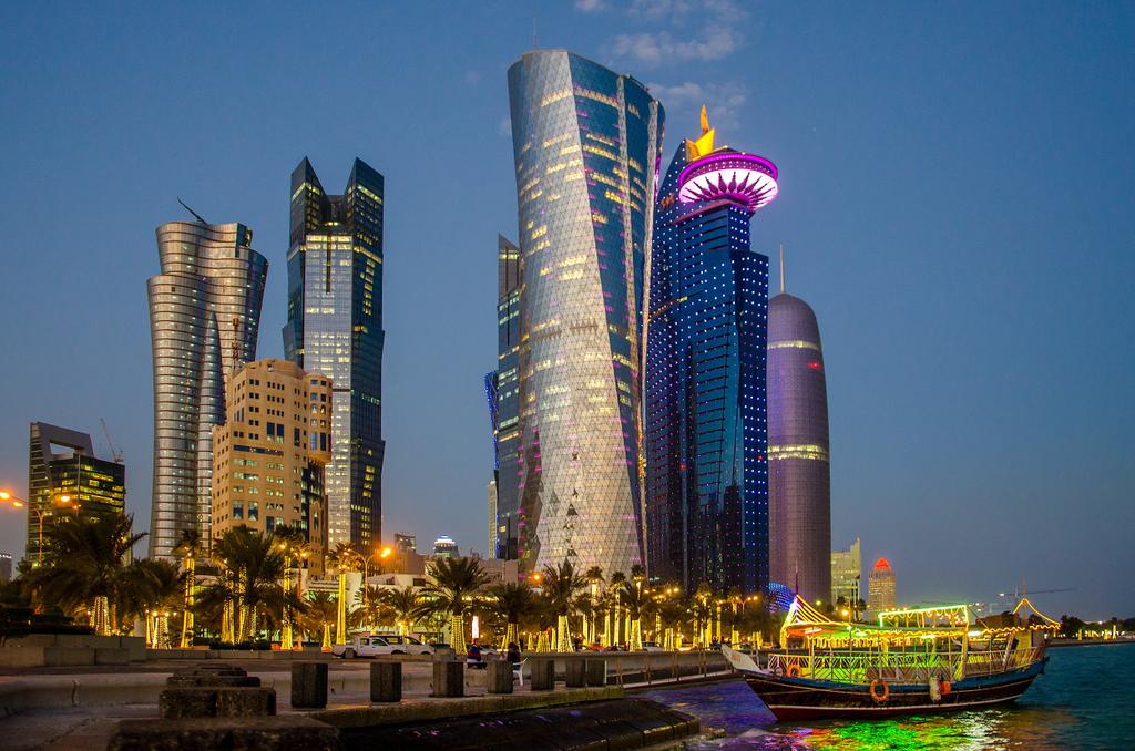 GreatPictures's tweet photo. Lighting up! Doha, Qatar. https://t.co/t0ZNiny9lc