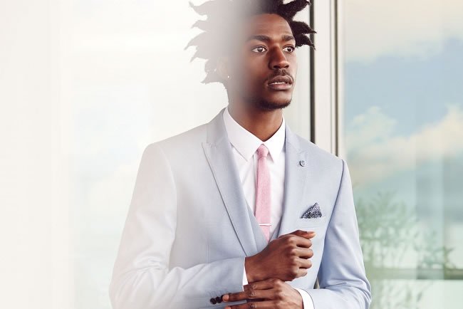 MenswearStyle's tweet photo. 5 Rules for Wearing Colourful Suits https://t.co/NBfySBIFAU #Menswear https://t.co/2YLZM4kMHz