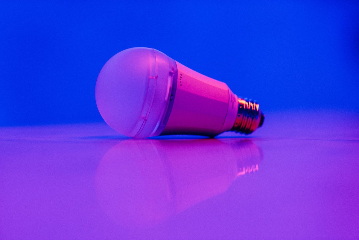 How Many Startups Does It Take To Change A Light Bulb? buzzfeed.com/josephbernstei… by <a href="/Bernstein/">Joe Bernstein</a>