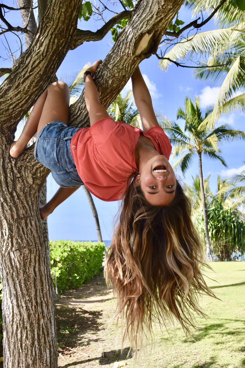 surferleila's tweet photo. 🐒Monkey business 🐒
@Roxy #roxyready @TrustTheBum @banzaibowls @dakine @tcsurfdesigns #tree #monkey https://t.co/TjLOgcVPKP