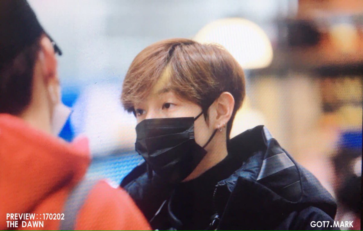 Teammer's tweet photo. แงงเหนื่อยใช่มั้ยง่วงมากรึป่าวววรีบพักผ่อนน่า #WelcomeGOT7toThailand https://t.co/ZLfYIH1Sbi