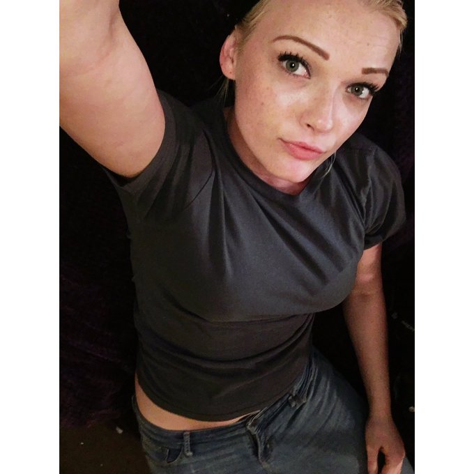 Good morning mother fuckers 😘 https://t.co/oZALSFsSxi