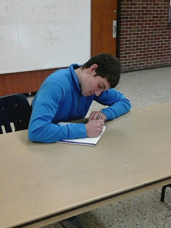 drewbroge's tweet photo. So blessed to sign with the @oregonfootball yesterday on #nationalsigningday https://t.co/J6LDG4pU3Q