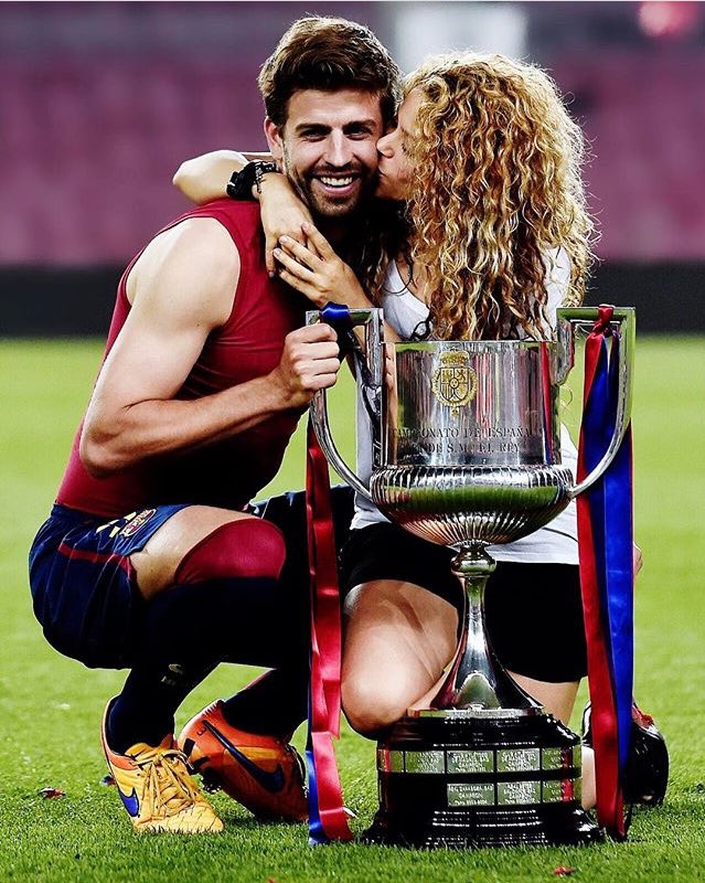Quão incrível é um casal q faz aniversário no mesmo dia Happy Birthday Piqué e Shakira 
