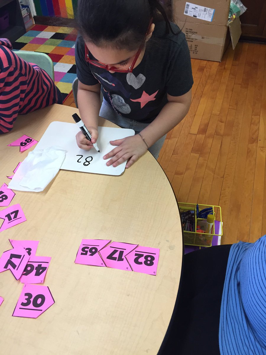 MsKallertEDU's tweet image. Subtraction puzzles for the win today! #weecanregroup #weelovemath @AnnaRudowsky @WeehawkenTSD