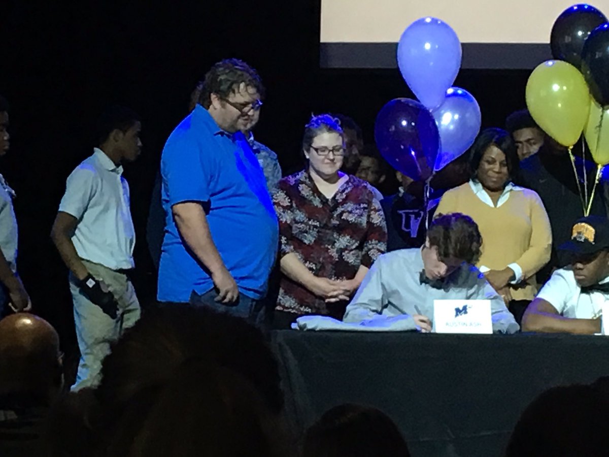 MajorsFootball's tweet photo. Welcome Christian Life Academy QB Austin Ash to the @millsapscollege family! โ๏ธ #PaintTheBootPurple #ClassOf2021 #MAJORkey17 https://t.co/44bY1zpJJP