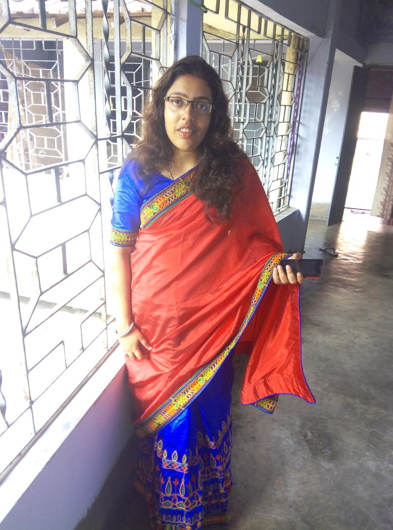 SRKsRouter's tweet photo. @iamsrk RAEES special Saree #RaeesFever https://t.co/SmJ71fW5A5