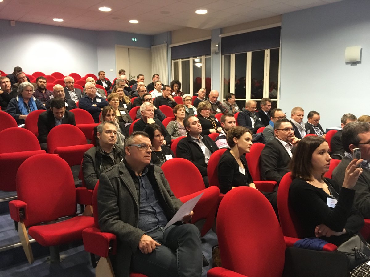 CIDES_49's tweet photo. Assemblée générale du CIDES : bilan de notre année 2016 avec Nathalie Maindrou, présidente du CIDES. A suivre en direct https://t.co/pYCuZxcUg7