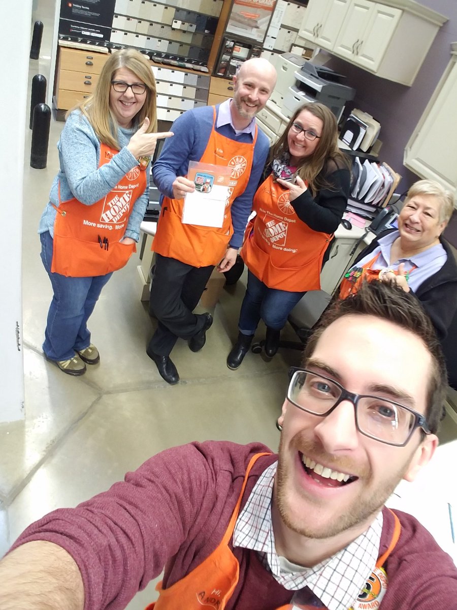 Specialty associate of the month!  Brandon Jacob!  Awesome work sir!  @DavidMann2720 <a href="/JanaVugteveen/">Jana Vugteveen</a> @mattmehalko <a href="/Schmidt7Adam/">Adam</a> <a href="/beck_missy/">Missy Beck</a>