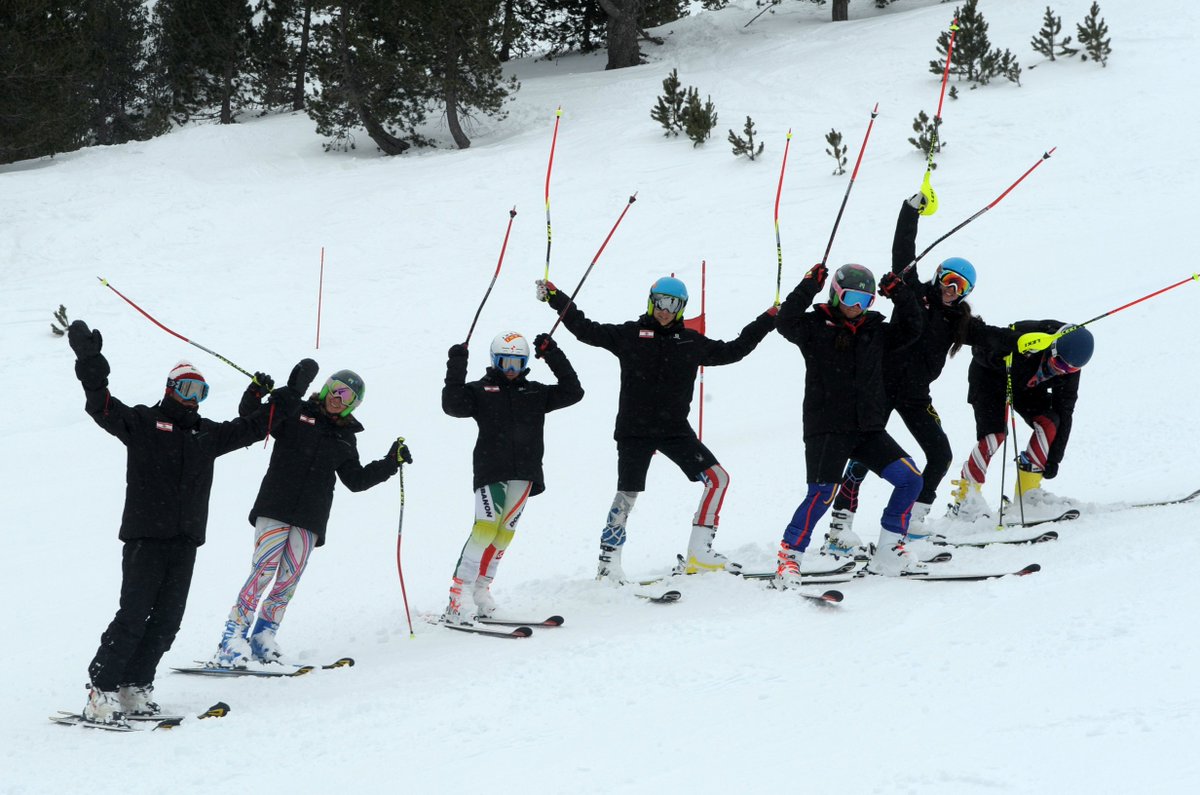 FAEAndorra's tweet photo. Es tanca el 25è Trofeu Borrufa amb 11 medalles per Andorra, 3a per equips https://t.co/4uKPb8EPLo @BORRUFA1 @Vallnord https://t.co/TFeU0JAuM2