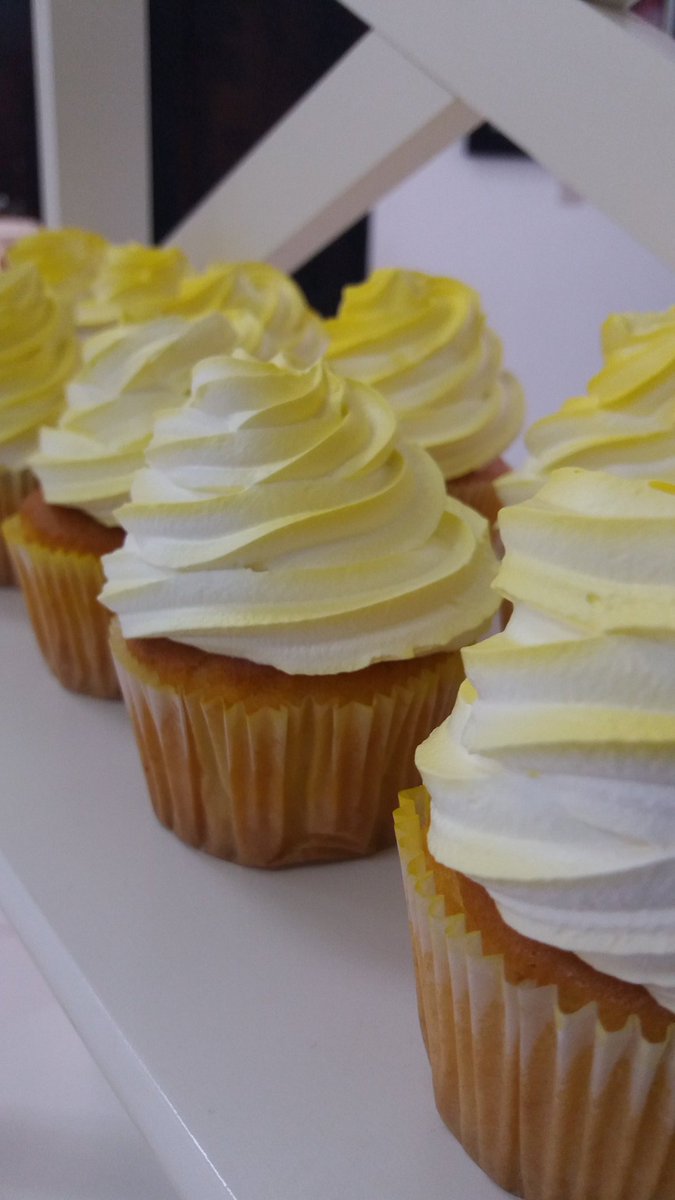 UNOCallCenter's tweet photo. We've got the perfect dessert to sweeten your day. See you at #CasaDeLaCultura #JobFair #UNOTakesLaVega https://t.co/xnloKAWfd9