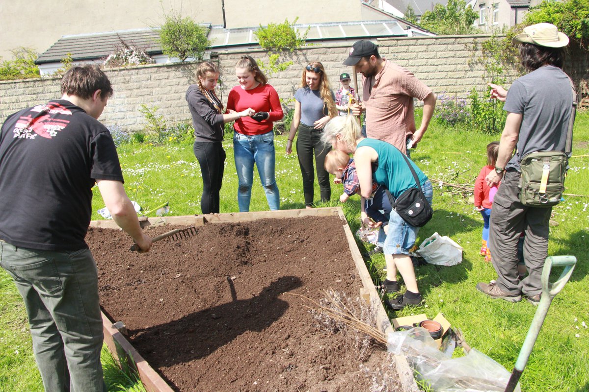 cantongrowswild's tweet image. WHOOP! We've been nominated for the @WalesCVA Conservation Award! THANKYOU Canton &amp;amp; Riverside to all you wonderful people! #flowerpower