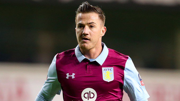 FootyAccums's tweet photo. McCormack has confirmed he didn't go to Villa training one day because his electric fence was broken.

WHAT A JOKE 😂😂😂 https://t.co/kEvqlIfIvE