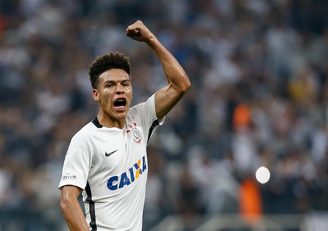 RBandeirantes's tweet photo. Jogadores reclamam de impaciência da torcida. Marquinhos Gabriel e Felipe Bastos admitiram pressão e cobrança em desabafos. https://t.co/ckRuK1k82D