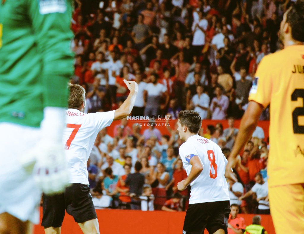 Feliz por volver a la convocatoria del equipo para el partido de mañana!!⚽🏃🔴⚪