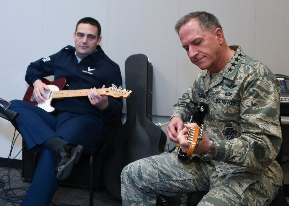 GenDaveGoldfein's tweet photo. Thanks to the #TotalForce #Airmen at 136th Airlift Wing & @AirNatlGuard Band of the Southwest for a great visit. @AirMobilityCmd #AFBands https://t.co/Dtr5HPJZpA