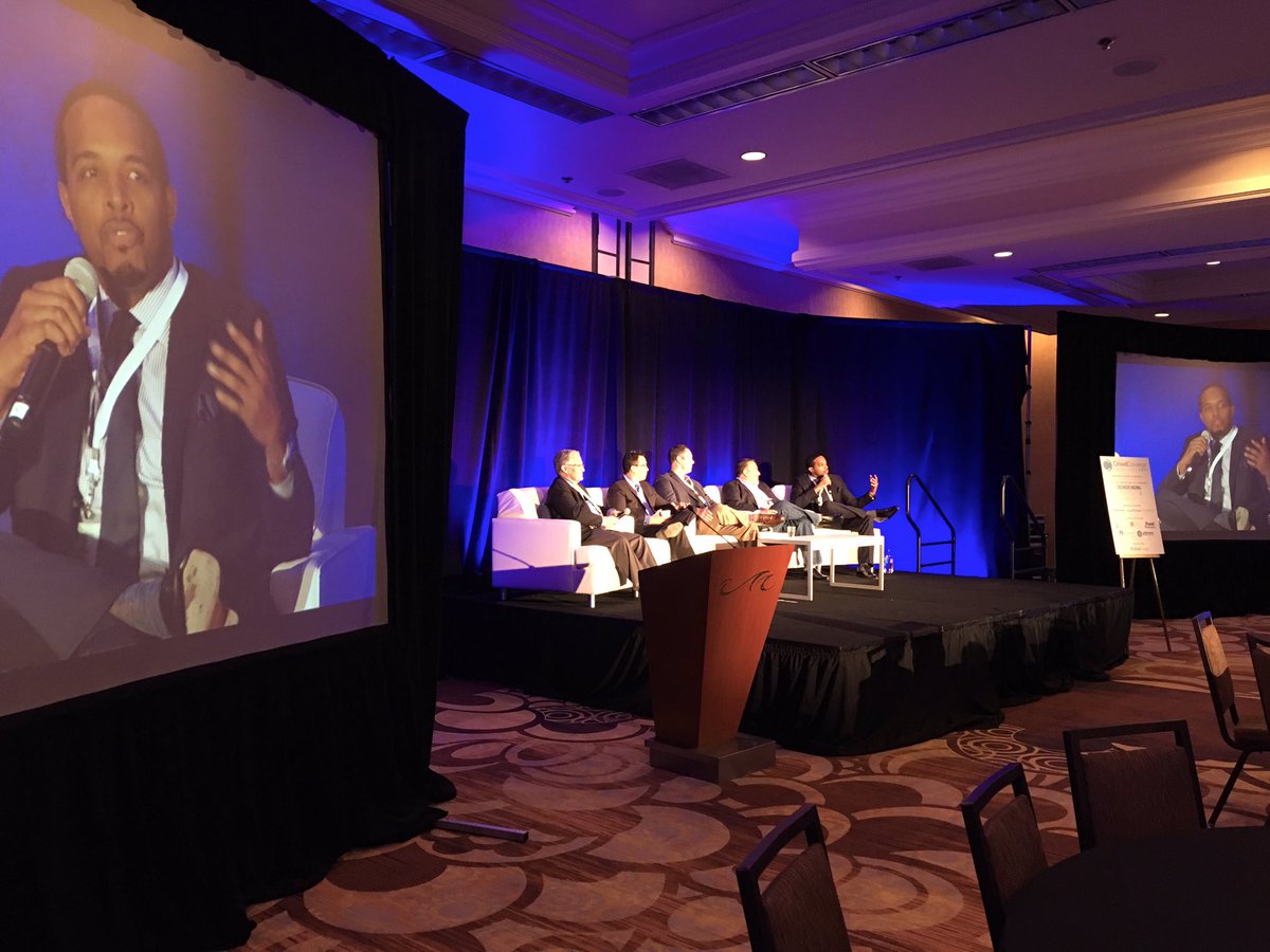 crowd_converge's tweet photo. Opening Session! Success In The Crowd! #GeneTrowbridge #JayMorrison #RobertOrfino #MikeFlaherty #BradSumrok https://t.co/sB5pzSF599