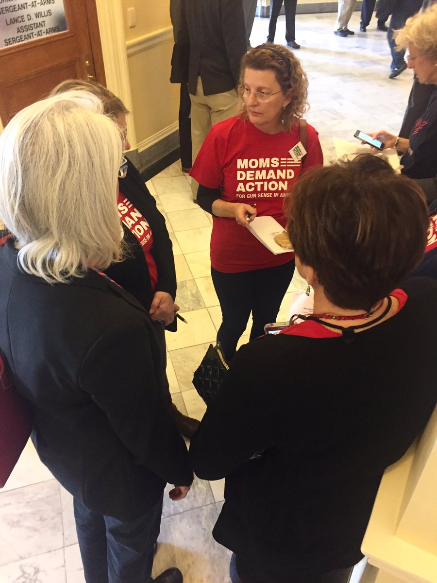 ClaireSaysAll's tweet photo. We had @MomsDemand volunteers all over the Maine State House today to talk w/ our lawmakers about common sense gun legislation! #cookiesFTW https://t.co/UnVPLQwEXT