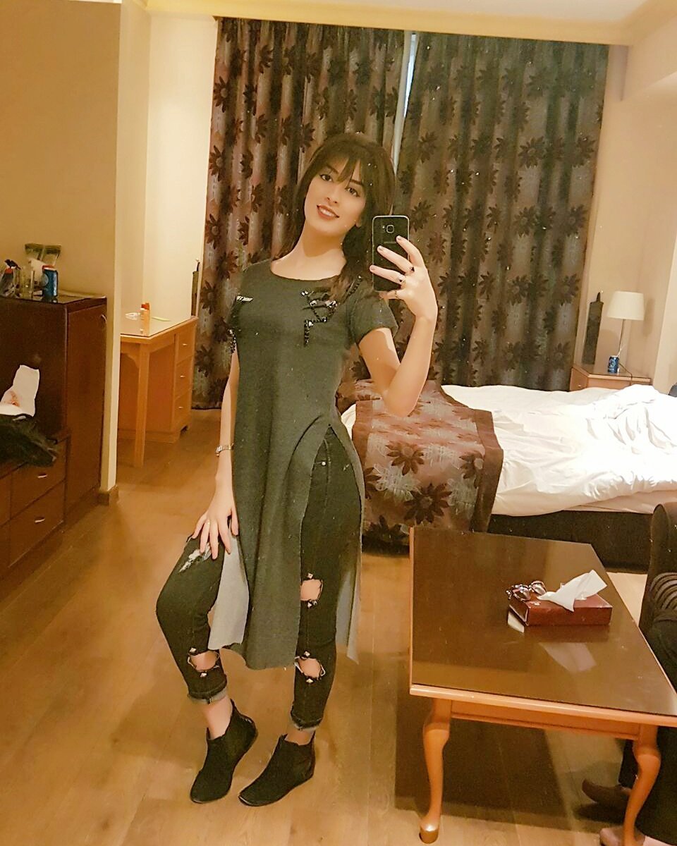 Bonsoir 😘😘 
#souhilabenlachhab 
#dance