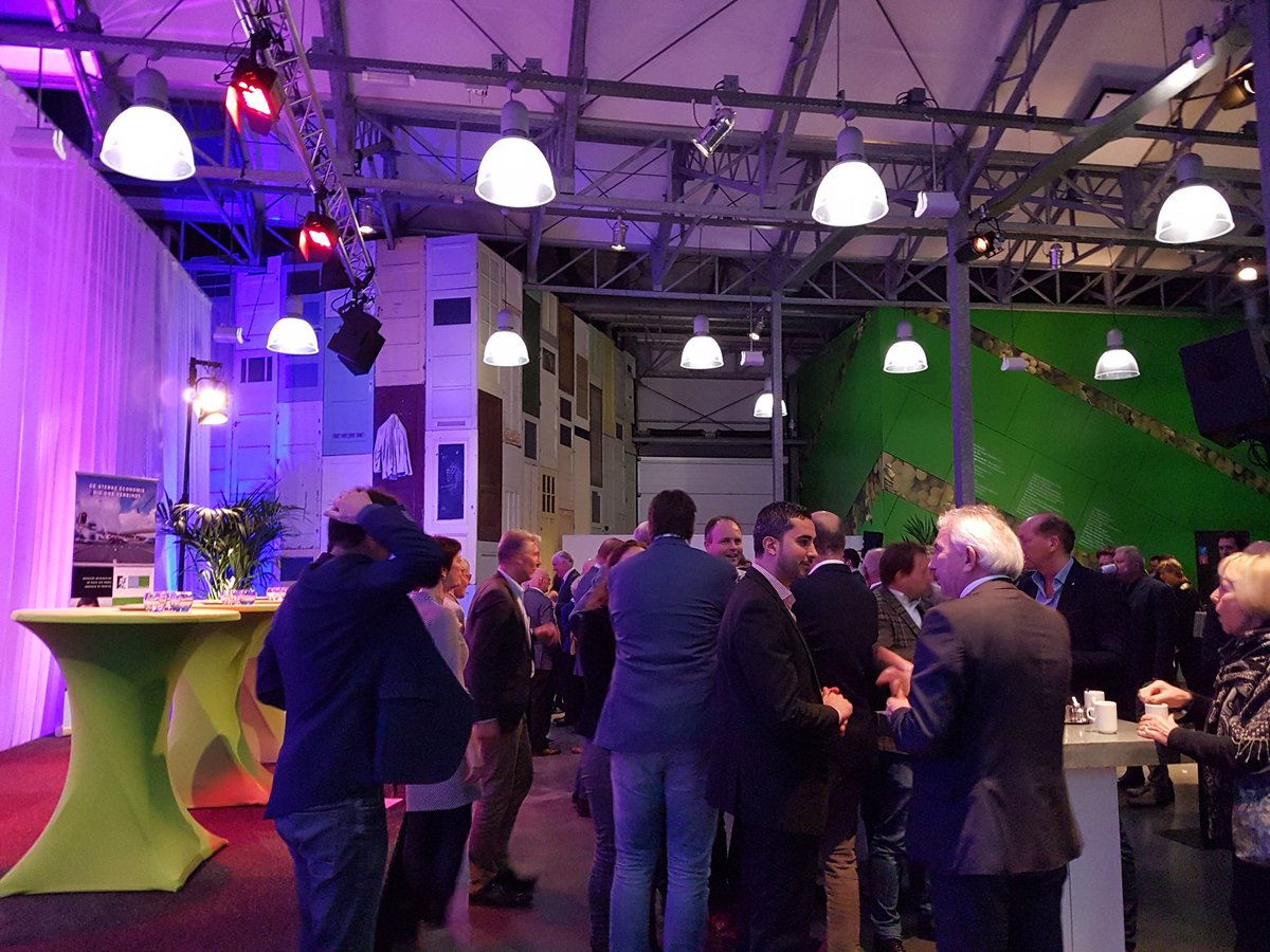 NicoBaars55's tweet photo. In de Westlandse Druif, om @ArneWeverling uit te zwaaien als wethouder van de Gemeente Westland. Met muziek van @keestoets. Gezellig 😀 https://t.co/1iimTl1Oa1