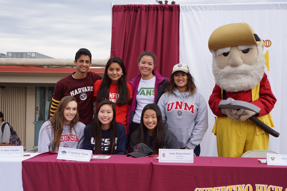 FUHSDStrong's tweet photo. Congrats to seven superstar 'Tino student-athletes who signed today to play collegiate athletics! Together, we're #FUHSDstrong! https://t.co/wocq9B3lUH