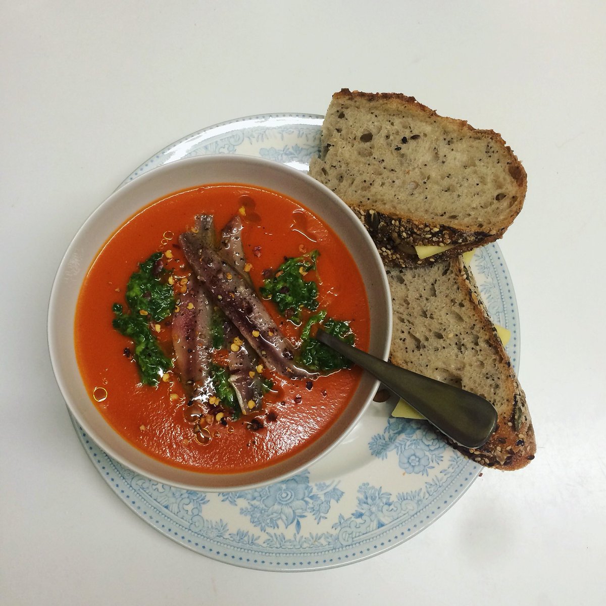 SamCooksFood's tweet photo. Pimped tomato soup for supper, topped with a homemade pesto of sorts, chilli flakes and smoked anchovies... https://t.co/yHFvDXJqNH