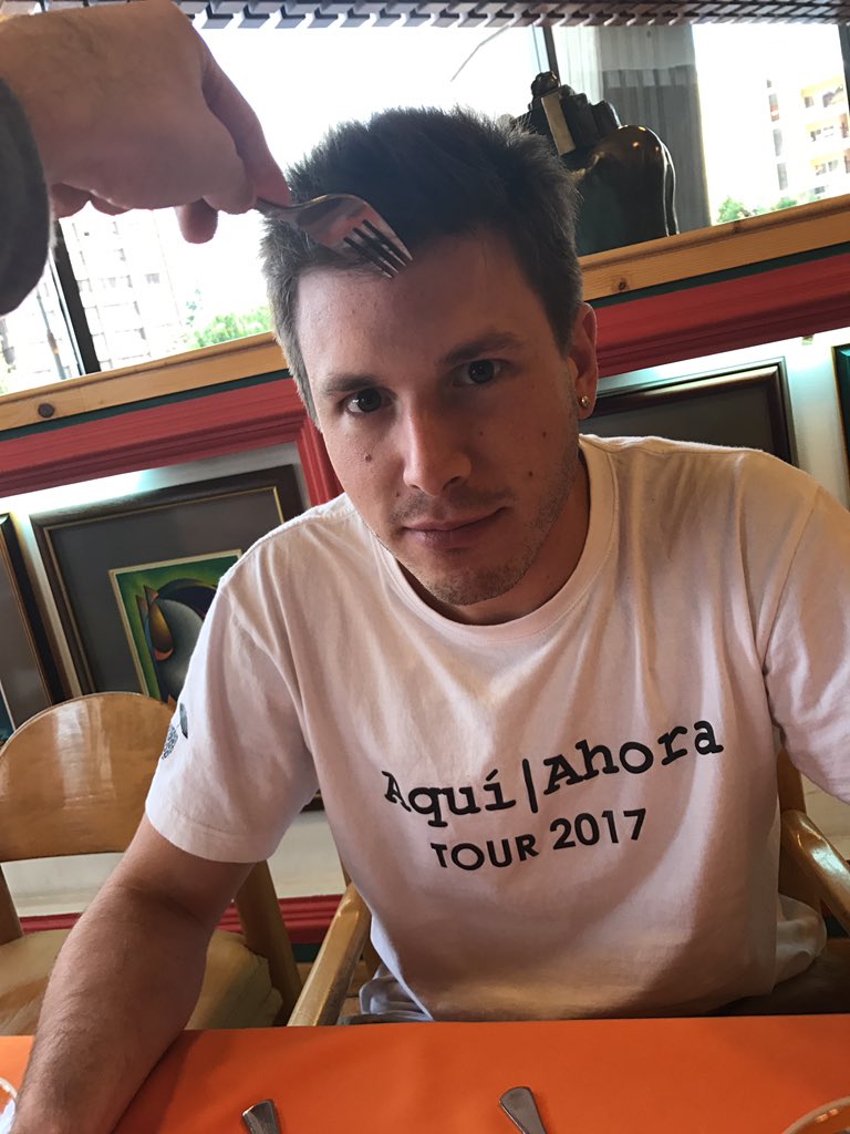 AguCasanova_'s tweet photo. Llegamos a Bolivia y tengo tanta hambre que me estoy por comer a Agustín Duarte https://t.co/pD7dfuqnyH
