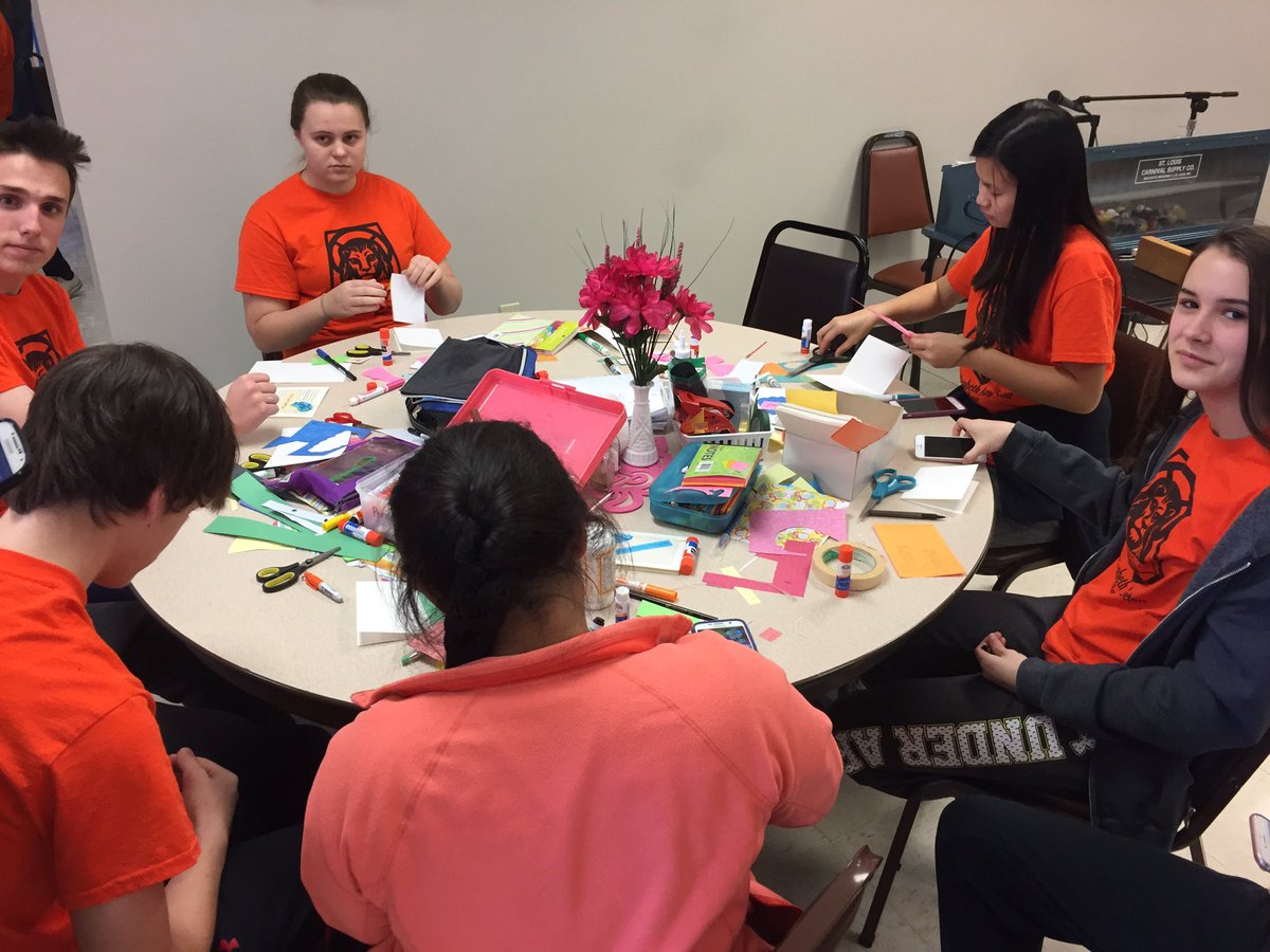 steashouse's tweet photo. EAS part 2. Writing cards to their sweethearts and members of the community. (+more painting) https://t.co/c20tqq5nU7
