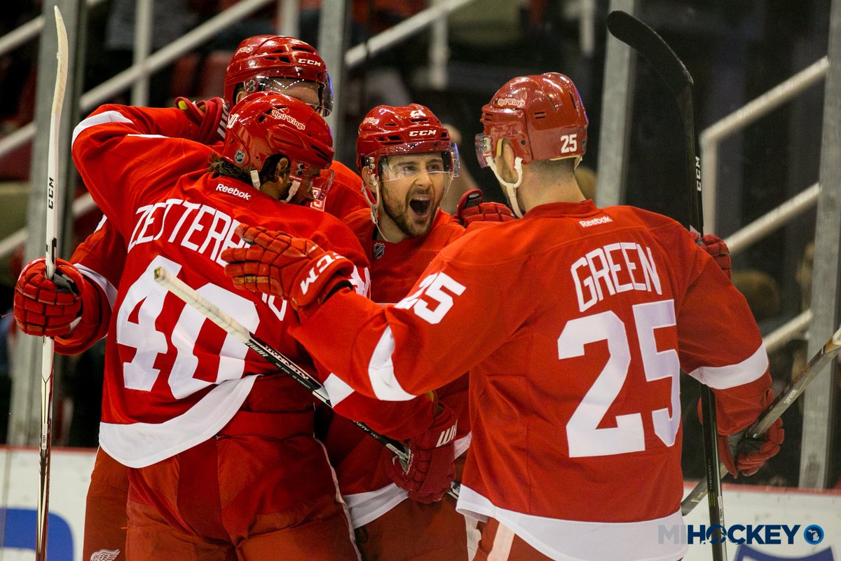 MiHockeyNow's tweet photo. Want two tickets to Friday's #RedWings vs. #Islanders game? RT photo to enter (have to be following to win). https://t.co/vRBJmufkT0